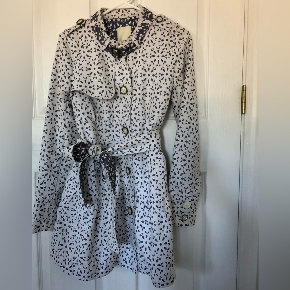 Anthropologie spring jacket white eyelet and blue accents size 6